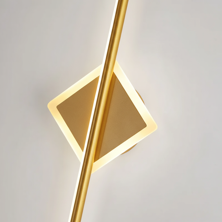 Elegante LED Wandleuchte als stilvolle Wohnzimmerlampe, schafft warmes Ambiente im modernen Design.