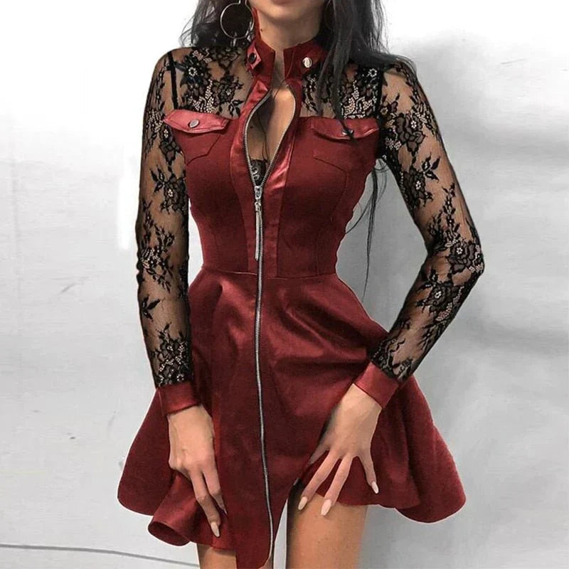 Sophistisches Damenkleid, figurbetont und elegant, mit auffälligem Frontreißverschluss für stilvolle Auftritte.