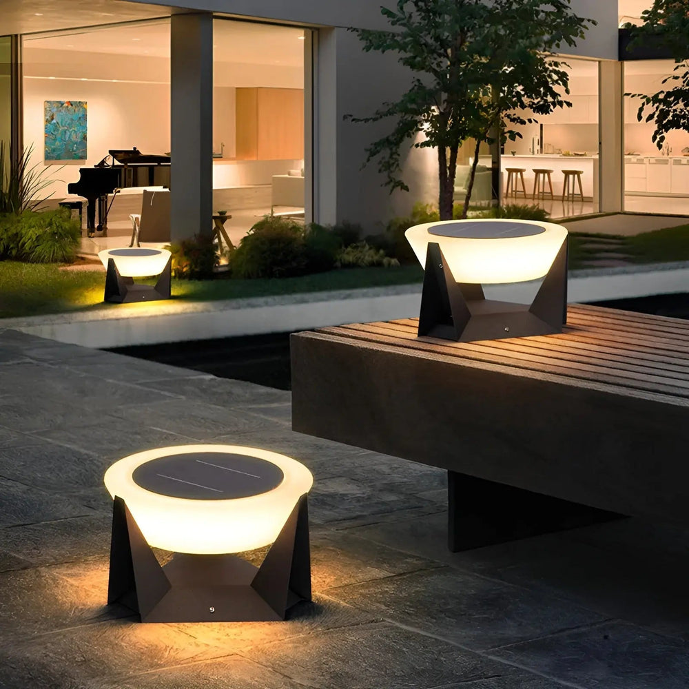 Wasserdichte LED Solar-Gartenlampe im japanischen Design, ideal als Wegbeleuchtung & Outdoor Dekoration.