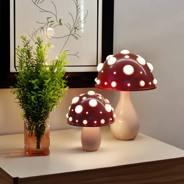 Moderne AuraLamp Pilz-Tischlampe, dimmbar & wiederaufladbar. Perfekt als Nachttischlampe oder Dekolicht.