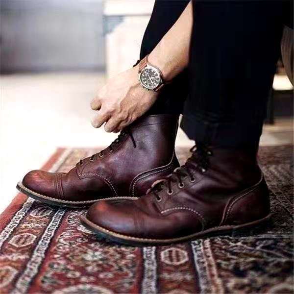 Robuste, stilvolle Herren Retro Schnürstiefel in Braun. Bequeme hohe Männerstiefel für Herbst & Winter.