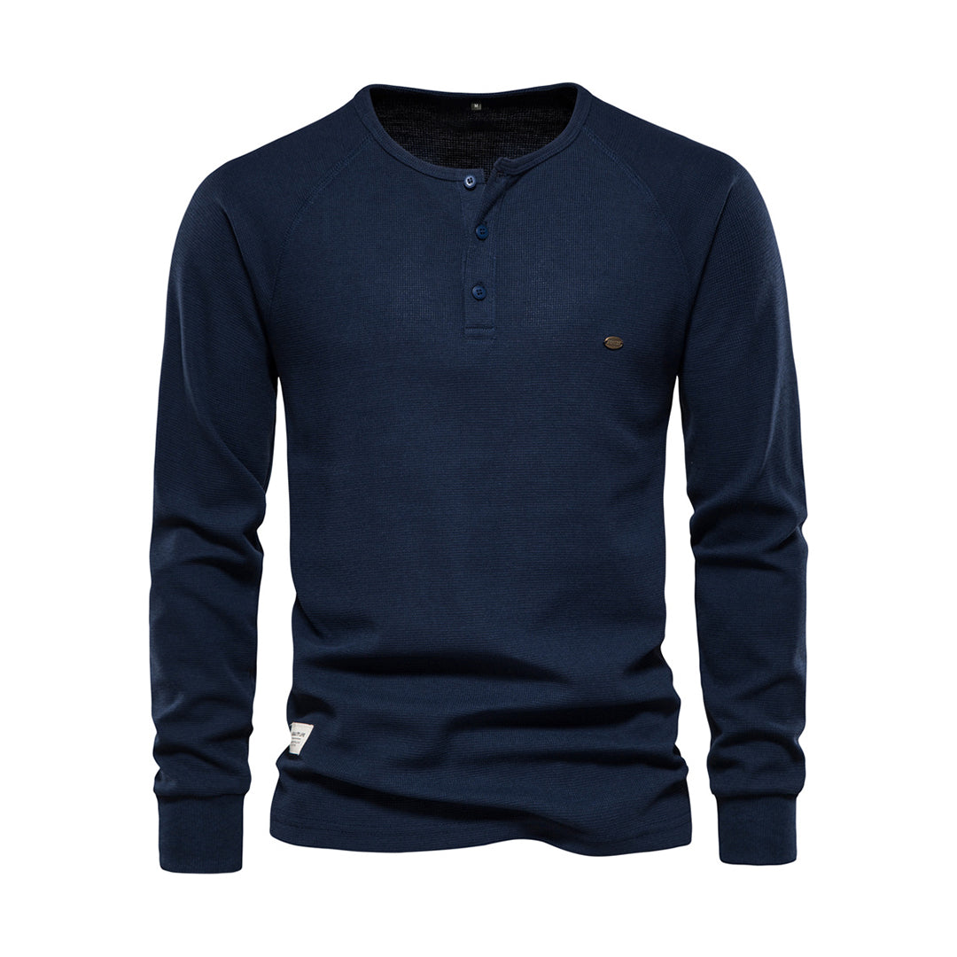 Komfortabler Basic-Herrenpullover, ideal für Herbst- & Wintermode. Zeitloses Langarm-Oberteil für Männer.