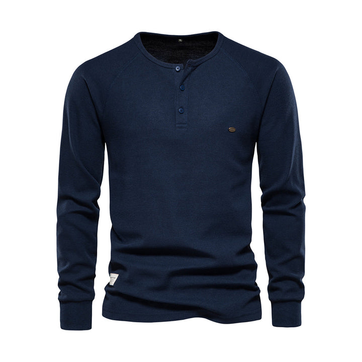 Komfortabler Basic-Herrenpullover, ideal für Herbst- & Wintermode. Zeitloses Langarm-Oberteil für Männer.