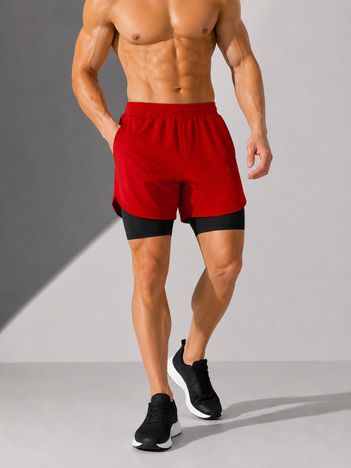 Nahaufnahme des elastischen Bundes und der Innenshorts der Herren 2-in-1 Laufshorts.