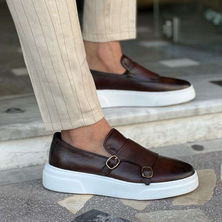 Elegante Herren Slip-On Loafer aus braunem Leder, Modell Lorenzo. Komfortable Herrenschuhe für Business & Freizeit.