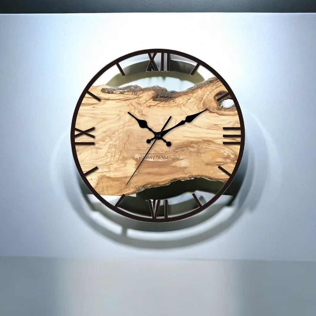 Transparente Quarz-Wanduhr mit klarem Design. Eine moderne Dekoration für jeden Raum.