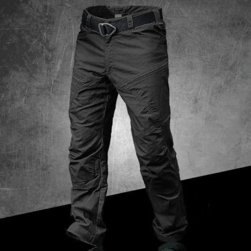 Grau-grüne taktische Outdoorhose, robust & wasserabweisend, ideal für Survival & Abenteuer.