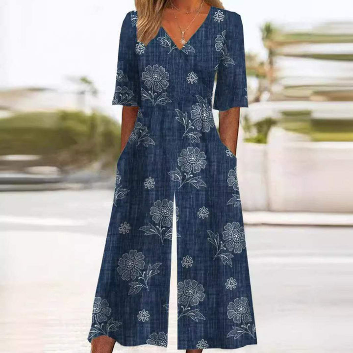 Bequemer Damen Jumpsuit Elina mit weitem Bein, perfekt als elegantes Bürooutfit oder stilvolle Freizeitmode.