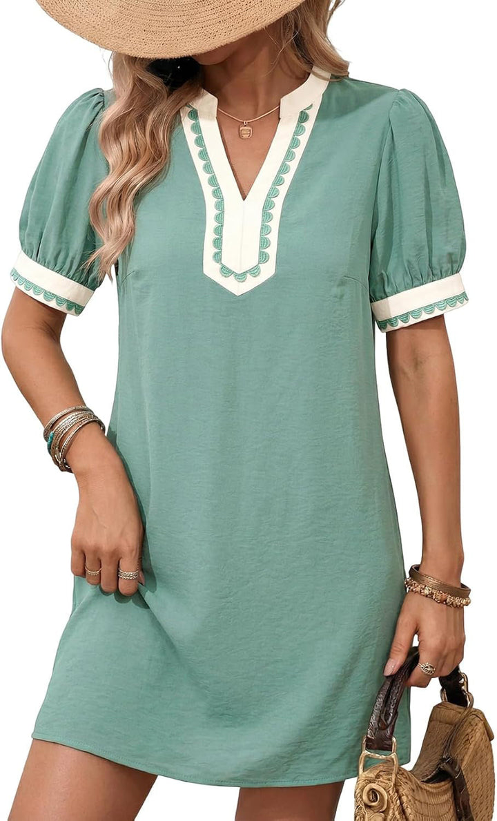 Trendy Damen Minikleid, A-Linie, V-Ausschnitt, kurze Puffärmel. Ideal als Sommer- oder Urlaubskleid.