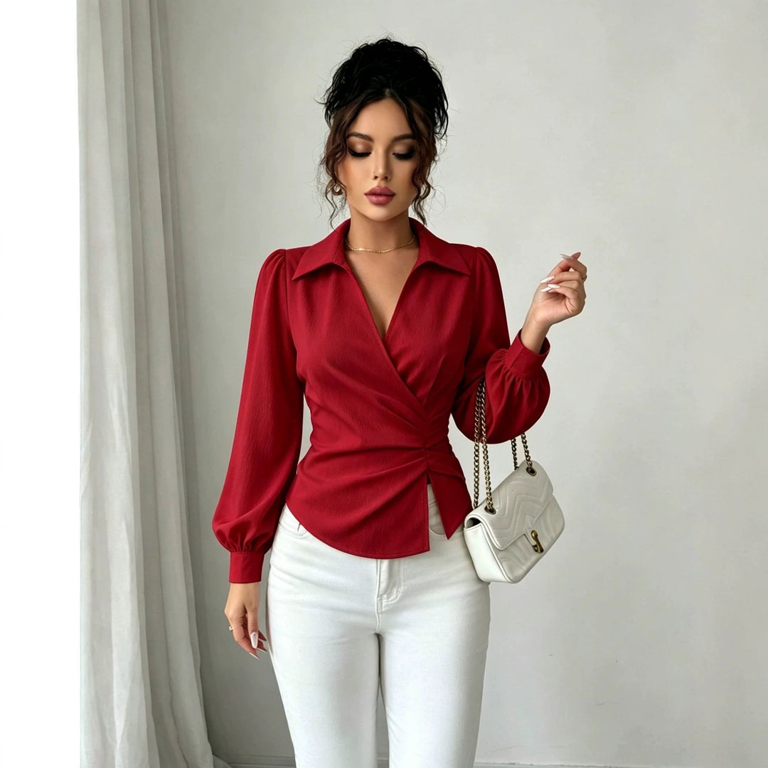Vielseitige Damen Wickelbluse: Ballonärmel, Taillenraffung & Hemdkragen. Geeignet für Freizeit, Business & Abend.