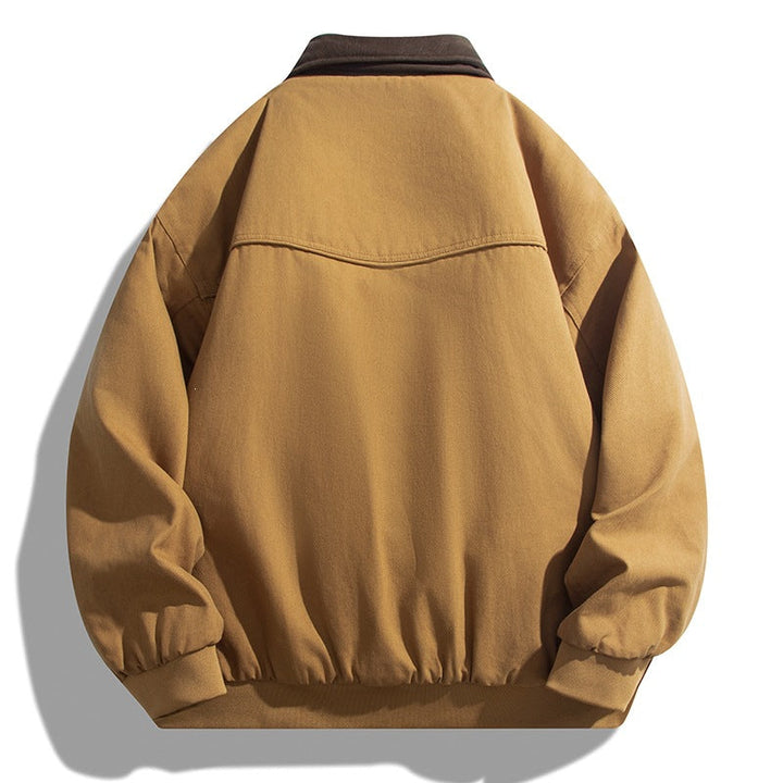 Robuste Herren Outdoorjacke feldgrün. Leichte Übergangsjacke mit Reißverschluss für vielseitige Casual Mode.