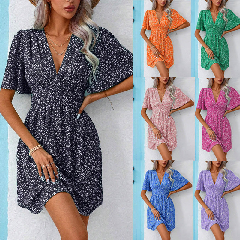 Damen Sommerkleid mit V-Ausschnitt, geraffter Brustpartie & fließender A-Linie.