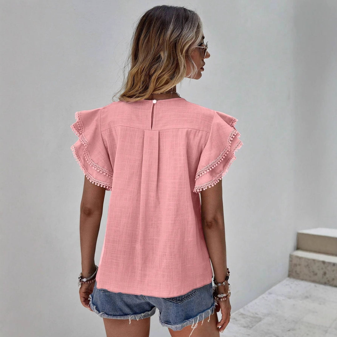 Vielseitige Damen Volantbluse, elegant und leicht, perfekt für Frühling & Sommer, mit Pompon-Spitze.