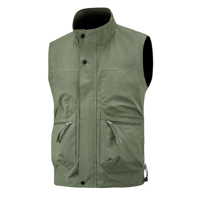 Detailansicht: Praktische Herren Taschenweste mit mehreren sicheren Fächern für Outdoor-Aktivitäten.