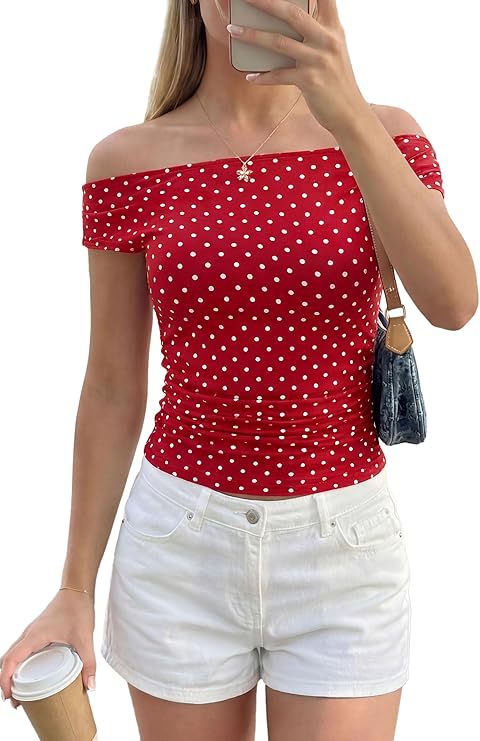 Elegantes und figurbetontes Polka-Dot Damen Top, schulterfrei und tailliert, perfekt für Frauenmode im Sommer.