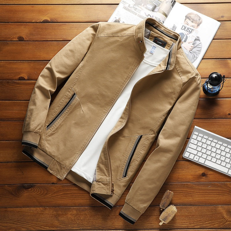 Stilvolle Herren Übergangsjacke für Frühling & Herbst. Leichte Freizeitjacke für einen urbanen Look.