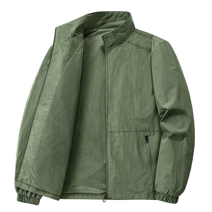 Zeitlose Herrenjacke, leicht & vielseitig. Schmaler Kragen, ideal für den modernen Mann im Frühling.