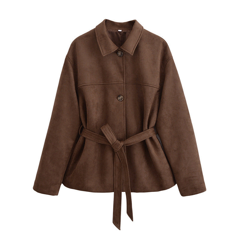 Moderne Damen Jacke in Braun, als schicke Überwurfjacke für stilvolle Übergangszeiten.