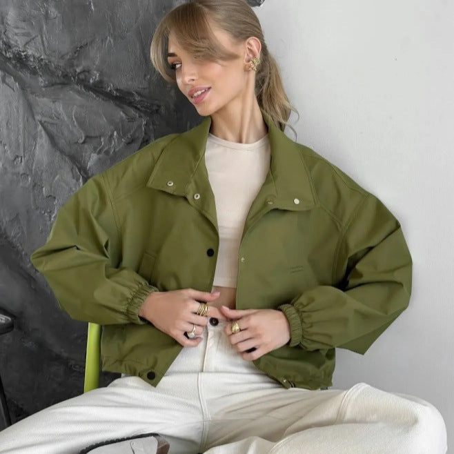 Elegante Oversized Damenjacke, mit Umlegekragen. Vielseitig für Streetwear & Casual Looks.