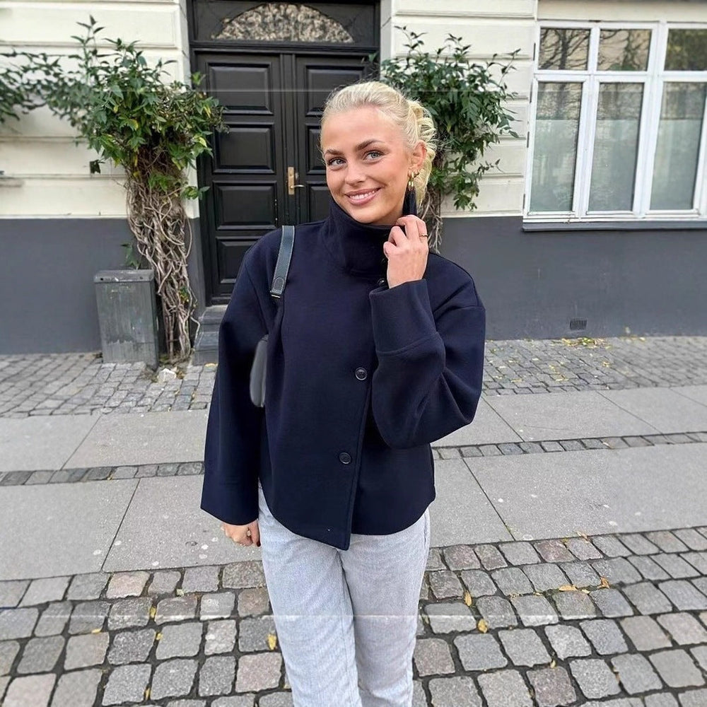 Modische Damen Jacke für den Übergang, elegant geschnitten, mit praktischem Knopfverschluss für jeden Anlass.