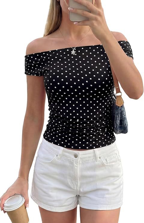 Schulterfreies Damen Top mit Polka-Dots, kurzarm und im Casual Chic Stil, ideal für warme Tage.