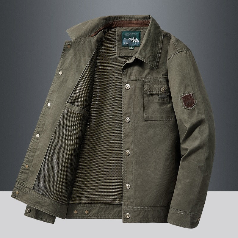Klassische Übergangsjacke für Herren, kombiniert Stil und Funktionalität für den Alltag.