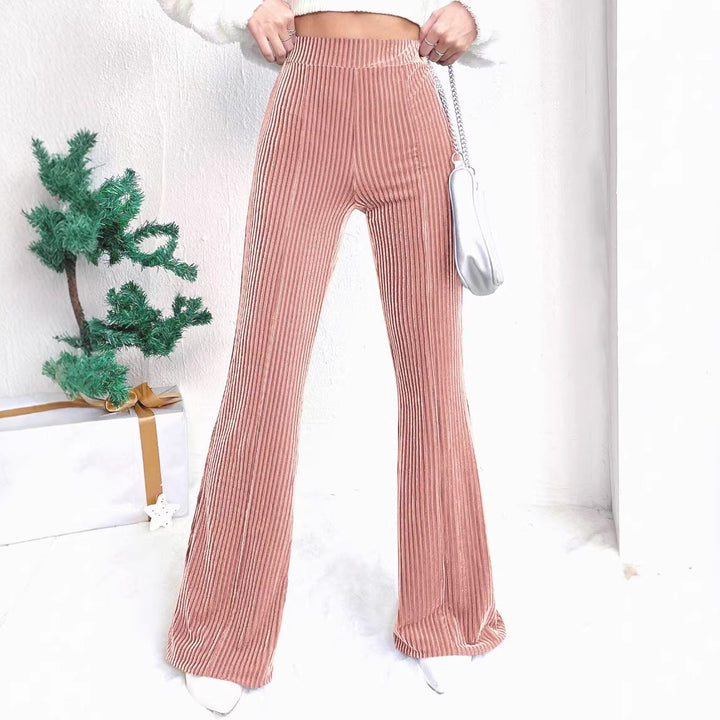Damen-Hose im Retro-Stil: gerippt, hohe Taille, weites Bein – schick und bequem für Modebewusste.