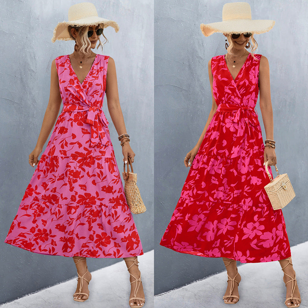 Damen Wickelkleid mit lebhaftem floralem Muster, eleganter Raffung & V-Ausschnitt für sommerliche Anlässe.