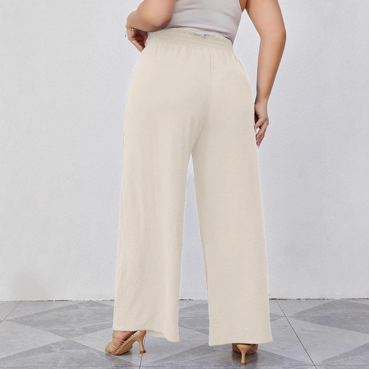 Bequeme Damen Freizeithose mit weitem Bein und fließendem Stoff, ideal als Sommerhose für entspannte Tage.