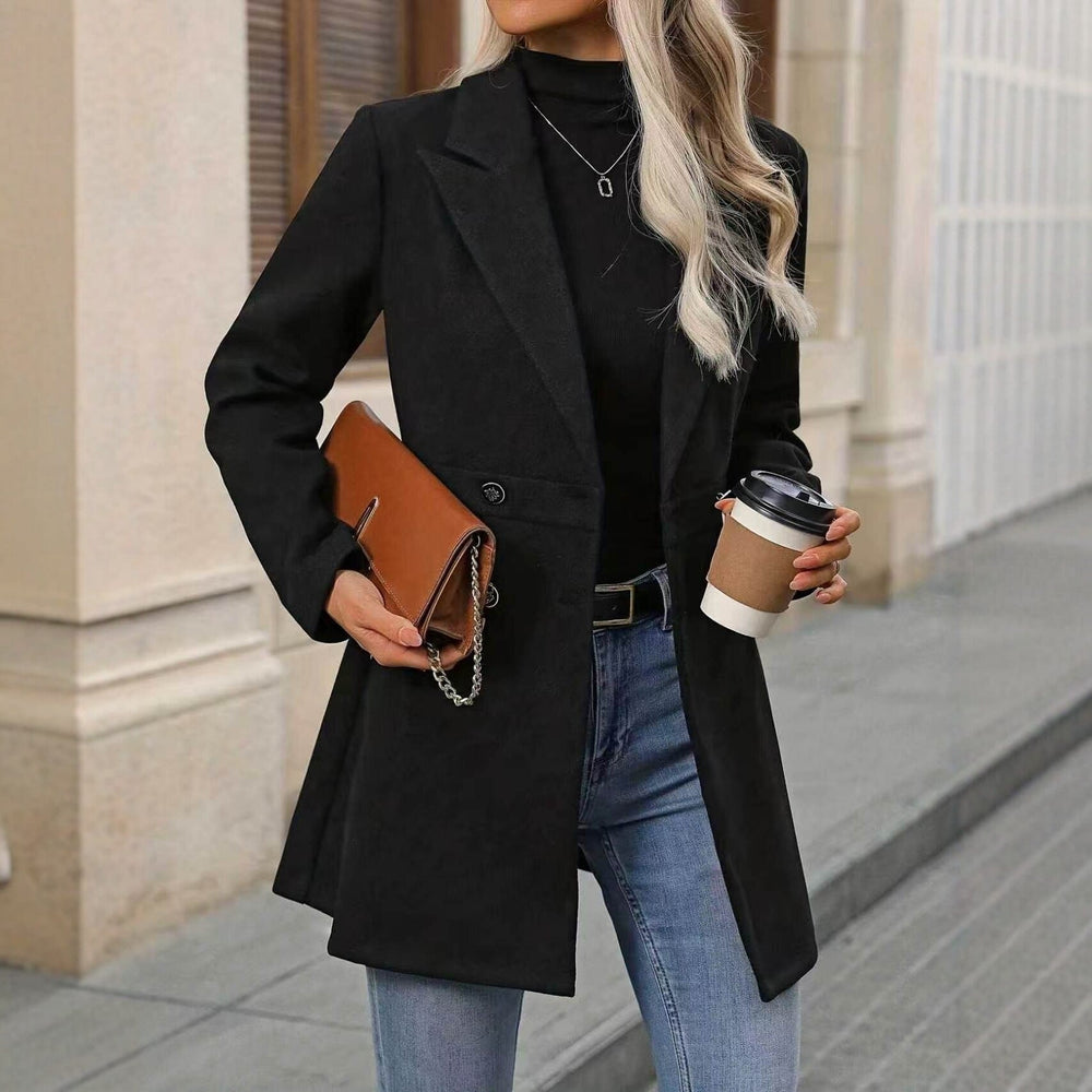 Taillierter Business Blazer für Damen, vielseitig kombinierbar, ideal für Büro oder elegante Freizeit-Looks.