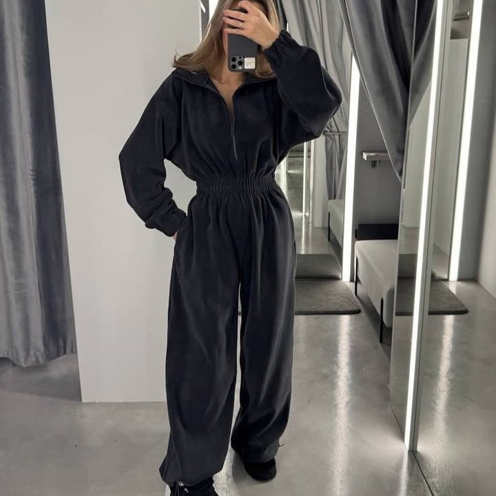 Entspannter Damen Fleece Overall, kuscheliger Hausanzug für gemütliche Stunden, praktische Loungewear.