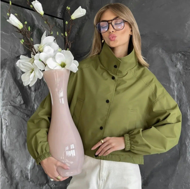 Modische Damen-Freizeitjacke im Oversized-Stil, mit Druckknöpfen. Bequem & trendy für den Herbst.