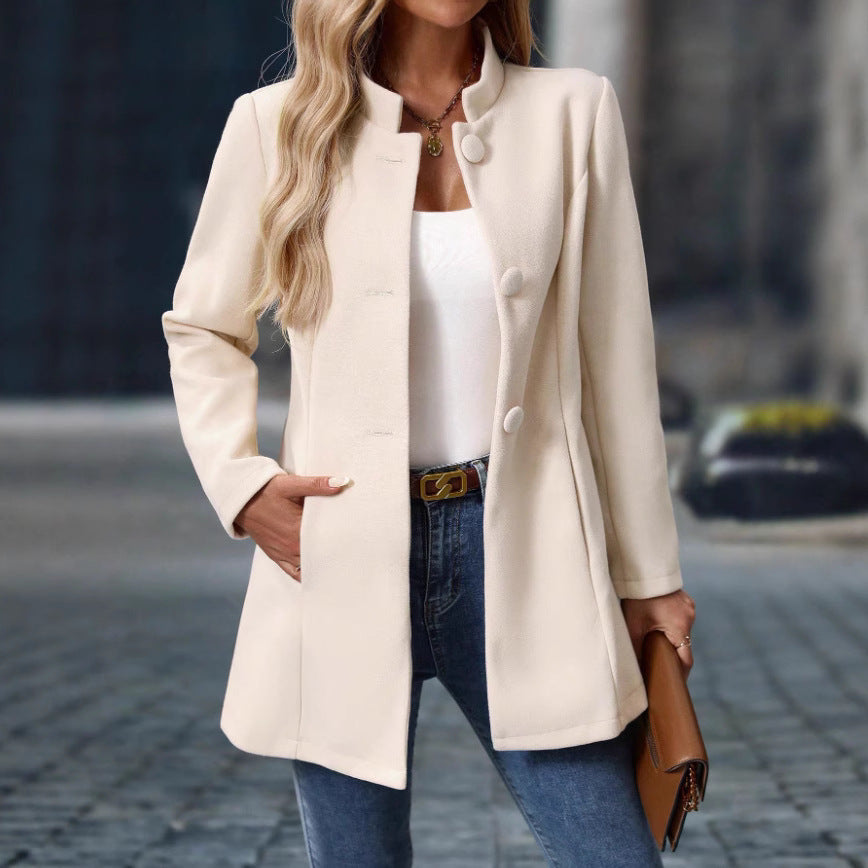 Eleganter Damen Herbst-/Wintermantel, lang & figurbetont, perfekt für stilvolle Looks in der kalten Jahreszeit.