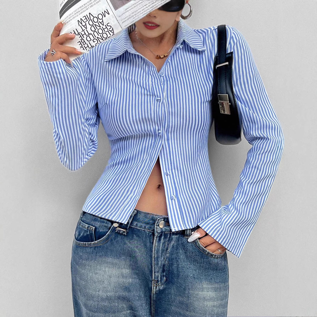 Leichtes gestreiftes Damen Blusenshirt mit Kentkragen, tailliert, ideal als Frühling/Sommer Oberteil.