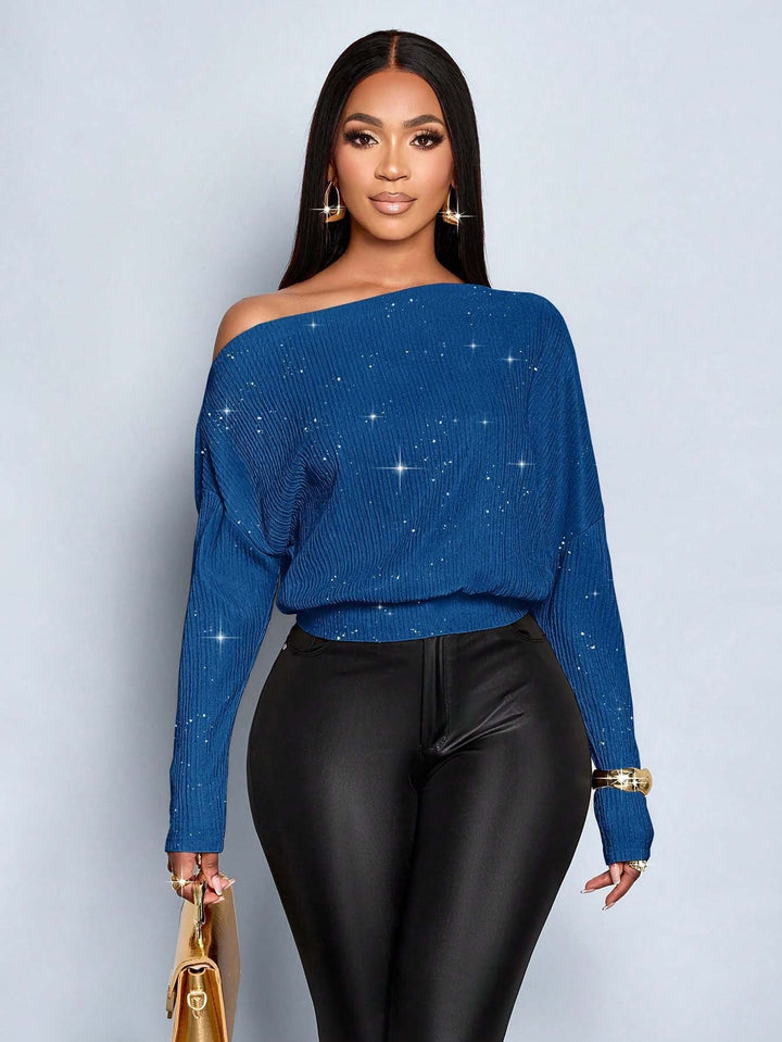 Festlicher Damen Glitzer-Pullover Off-Shoulder mit komfortabler Batwing-Ärmel-Passform.