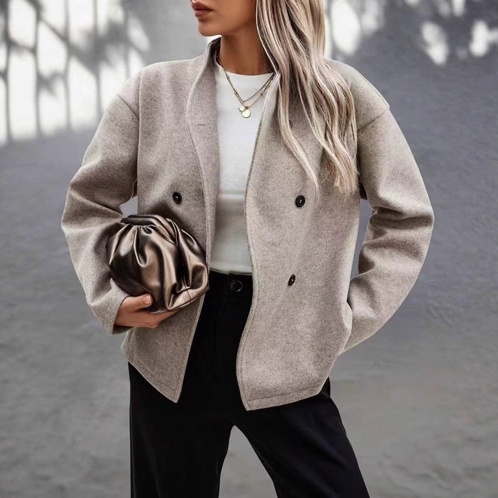 Stilvolle Damen Oberbekleidung: Khaki Blazer mit Reverskragen, passend für Büro & Alltag. Elegant.