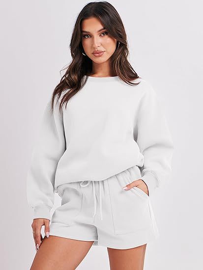 Damen Loungewear: Weiches Oversize Sweatset mit High-Waist Shorts, ideal für gemütliche Stunden.