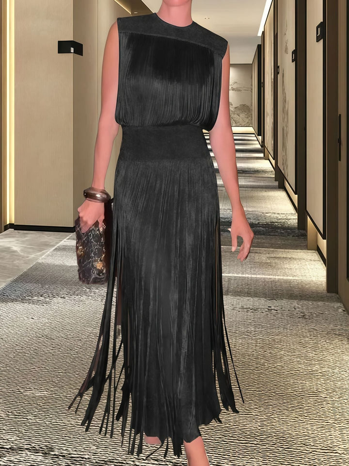 Stilvolles Damen Abendkleid mit fließendem Rock. Ideal für festliche Events und elegante Abendmode.