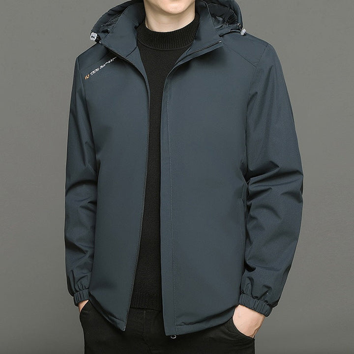 Robuste Herren Funktionsjacke, atmungsaktiv & wasserdicht, für Outdoor, Sport und Freizeit geeignet.