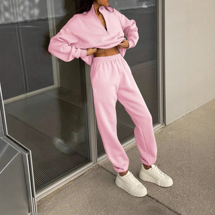 Komfortables Damen Casual Set: Oversize Sweatshirt mit Reißverschluss und bequeme Jogginghose für Zuhause & Freizeit.