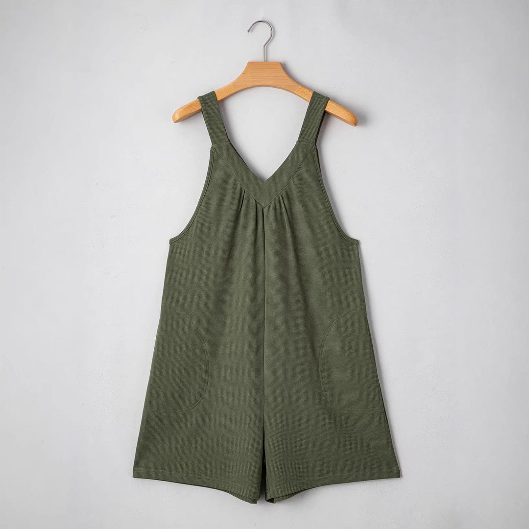 Stilvoller Damen Waffel-Overall mit V-Ausschnitt. Bequemer, ärmelloser Shorts Overall für Freizeit & Strand.