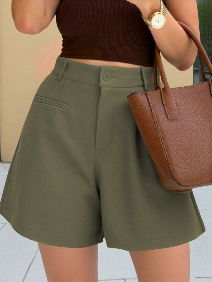 Klassische Damen High-Waist Culotte Shorts, in Schwarz, Weiß & Beige, ideal für stilvolle Outfits.
