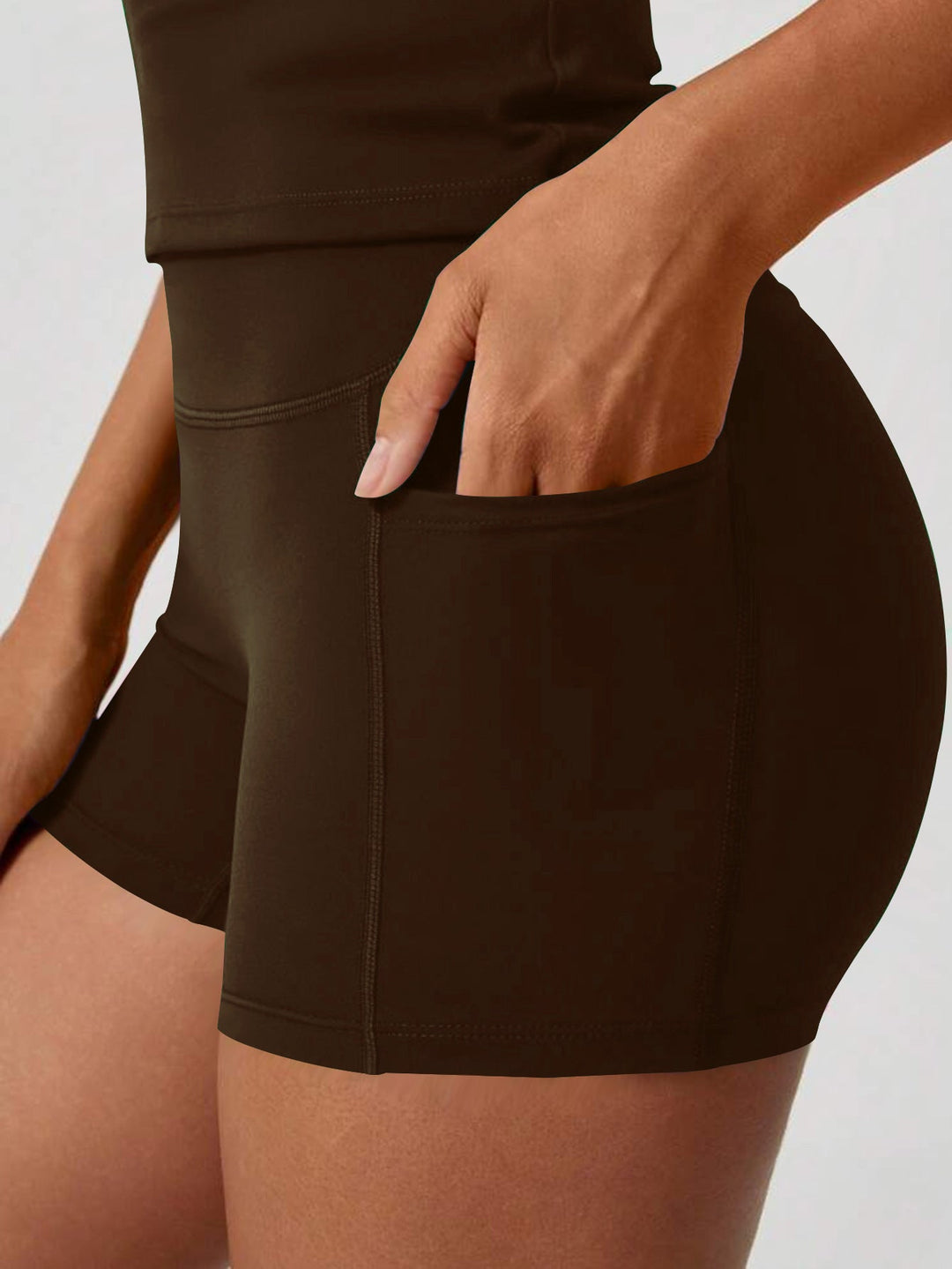 Vielseitige Damensportshorts mit hohem Bund für Training und Freizeitmode.