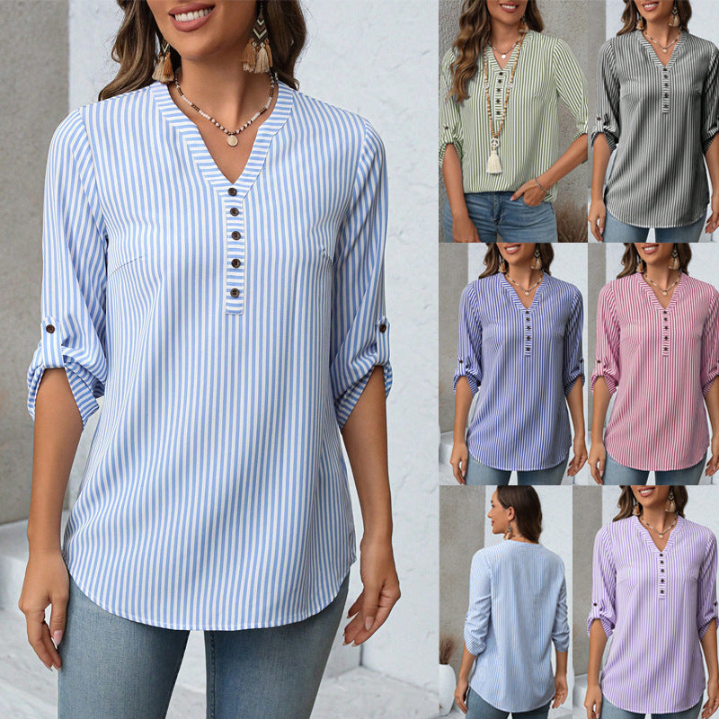 Gestreifte Damen Tunika-Bluse mit V-Ausschnitt & Dreiviertelärmeln. Ideal für Freizeit & Sommer.