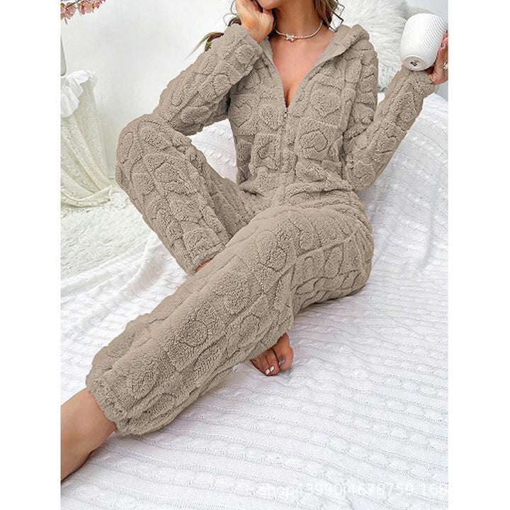 Stilvoller Damen Loungewear Fleece-Overall mit Kapuze, dein kuscheliger Hausanzug zum Wohlfühlen.