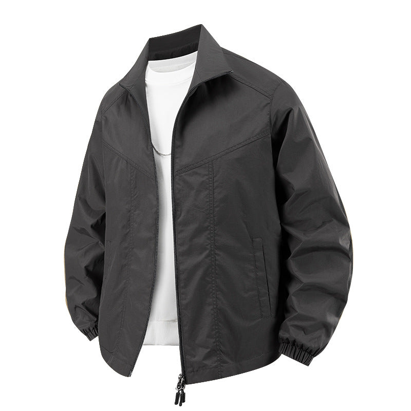 Vielseitige leichte Herrenjacke, perfekt als Übergangsjacke für Büro und Outdoor. Stilvoll und funktional.