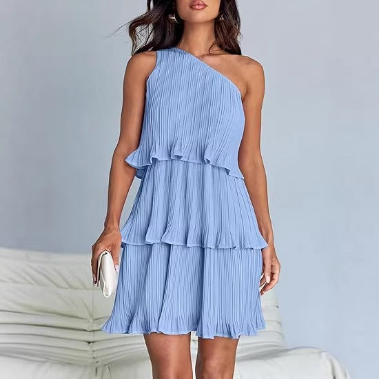 Elegantes Cocktailkleid: One-Shoulder Design, plissierter Stufenrock, ideal für festliche Anlässe.