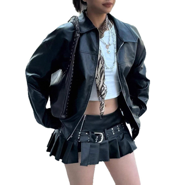 Trendige Damen Kunstlederjacke in Schwarz, modern & bequem. Eine stilvolle und lässige Freizeitjacke für Damen.