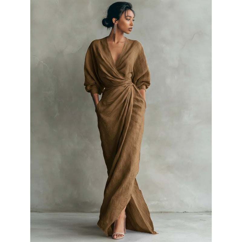 Stilvolles Abendkleid für Damen: Wickel-Maxikleid mit V-Ausschnitt und Taillentwist. Macht eine elegante Figur.