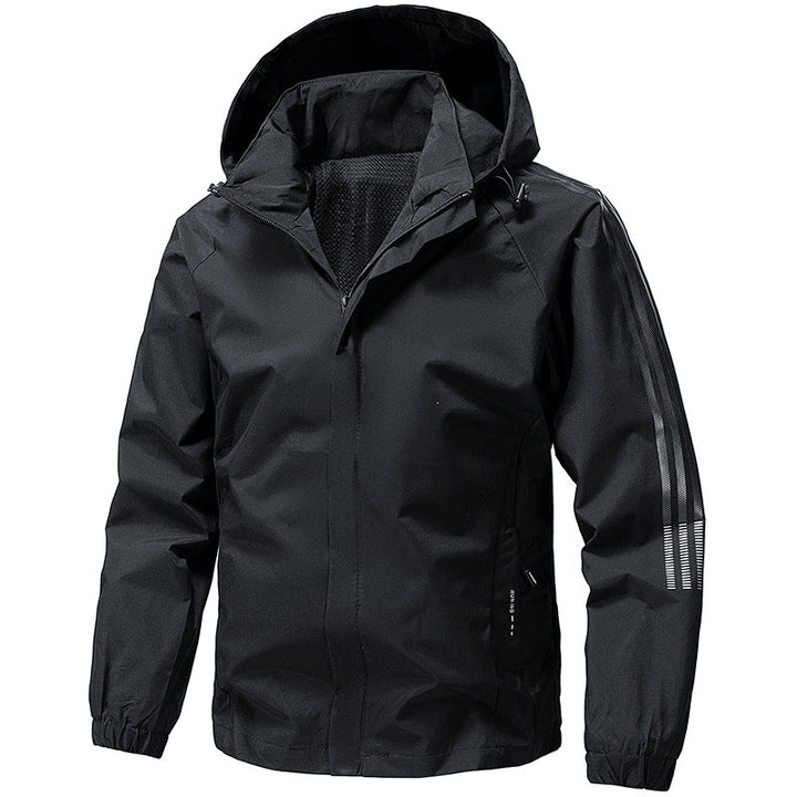 Komfortable Herren Übergangsjacke mit Kapuze. Leicht, atmungsaktiv & windabweisend für Outdoor-Sport.